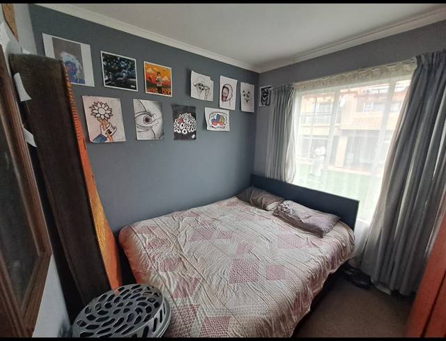 3 BEDROOM TOWNHOUSE FOR SALE IN CASTLEVIEW